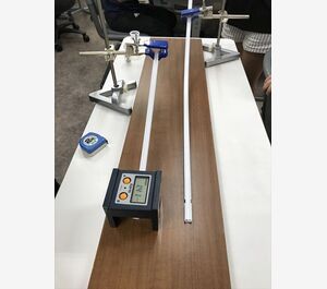 高さを固定して滑り落ちる物体の速さを比べる